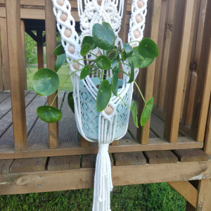 Boho kwietnik w kolorze białym