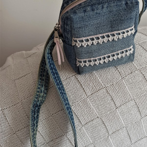 mini torebka jeansowa na ramię