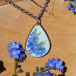 Srebrna zawieszka srebrny wisiorek kwiat naszyjnik żywica z żywicy kwiaty łezka łza niezapominajki z niezapominajkami niezapominajką