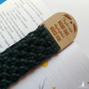 Zakładka do książki "Trzeba mieć wielkie serce, aby kształcić małych ludzi" - butelkowa zieleń