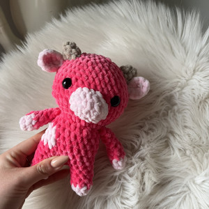 Różowa krówka na szydełku amigurumi