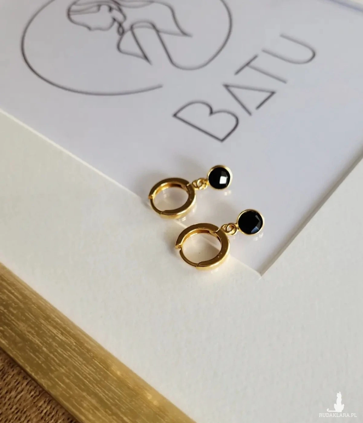 Kolczyki minimalistyczne srebrne pozłacane z czarnym onyksem