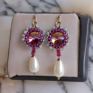 Kolczyki Svarowski fuksjowe z perłą