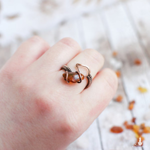 Pierścionek bursztyn listek/ognik miedź antyczna