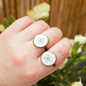 Pierścionek niezapominajki żywica regulowane filigranowe piękne antyczny brąz