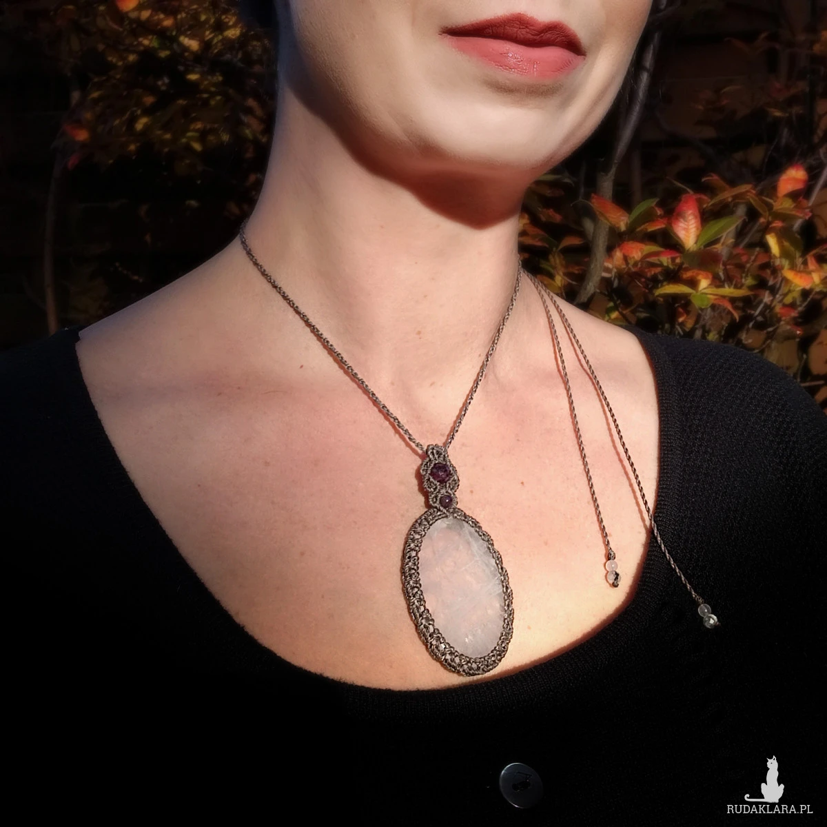 Lustro naszyjnik pleciony, kryształ górski fluoryt w makramie Delfina Dolls