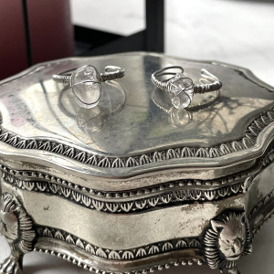 pierścionek regulowany KRYSZTAŁ GÓRSKI stal chirurgiczna