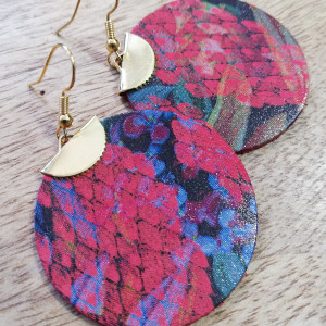 Kolczyki z włoskiej skóry oraz stali chirurgicznej koła