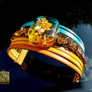 Anna - bransoleta z żywicy i rzemieni