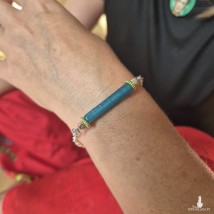 Bransoletka z turkusowym koralikiem