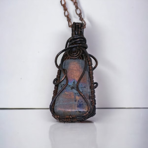 Wisiorek z Labradorytu i miedzi z łańcuszkuem