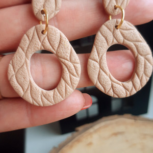 piękne kolczyki z glinki polimerowej