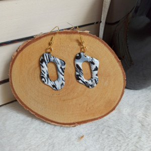 Kolczyki wiszące czarno biały marmur