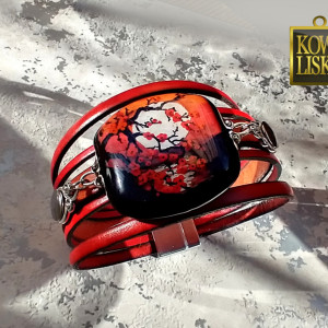 Ręcznie malowane V - bransoleta z żywicy i rzemieni