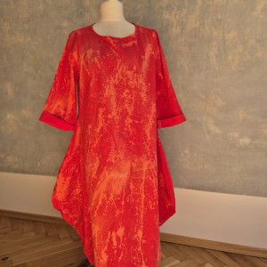Czerwona sukienka oversize
