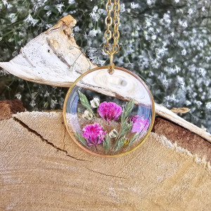 Bukiet różowy złota zawieszka złoty wisiorek naszyjnik żywica z żywicy kwiaty z kwiatami retro naturalna dziewczęca kobieca gipsówka