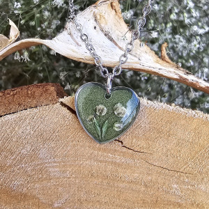 Srebrna zawieszka srebrny wisiorek kwiat naszyjnik żywica z żywicy kwiaty serce serduszko brokatowe zielone