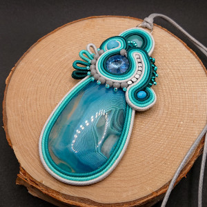 TURKUSOWO-SZARY WISIOR SUTASZ Z AGATEM