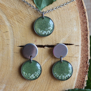 Komplet kolczyki srebrna zawieszka srebrny wisiorek wisior naszyjnik żywica kwiaty z prawdziwymi dzika marchew zielony brokatowy zieleń
