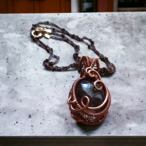 Niezwykły wisiorek z Kwarcu Dymnego z miedzi na łańcuszku