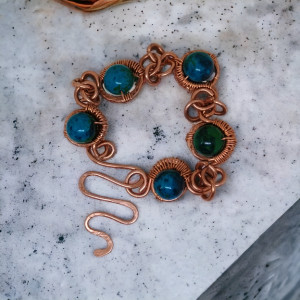 Wyjątkowa bransoletka z Chryzokoli i czystej miedzi na łańcuszku