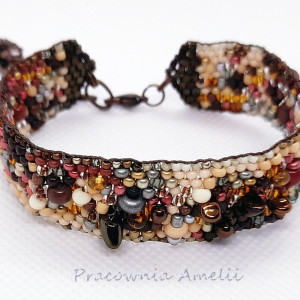 freeformowa kompozycja brąz z beżem