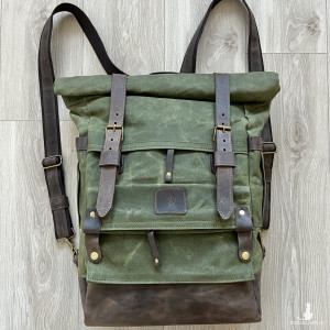 Duży plecak ze skóry i bawełny woskowanej zielono-brązowy.