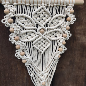 Kwietnik wiszący ze sznurka w stylu Boho