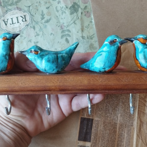 Wieszak z zimorodkami