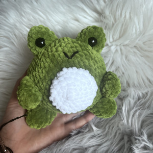 Zielona Żabka amigurumi na szydełku