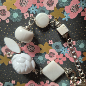 Bransoletka biała uniwersalna