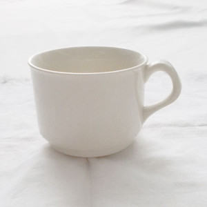 prl filiżanka Mirostowice, prl kubek ceramiczny, prl naczynia, prl ceramika Sadulski, mały kubek, kremowa filiżanka vintage, prl sprzęty, prl naczynia