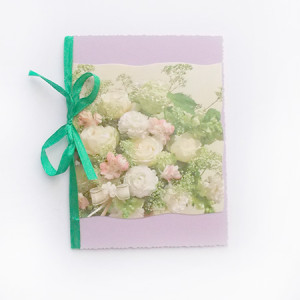 pastelowa kartka z kwiatkami, kwiaty kartka, kartka z kwiatami, kartka bez życzeń, kartki na różne okazje, kartka na ślub, kartka z bukietem kwiatów