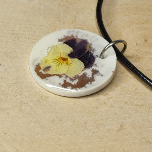 Wisiorek z żywicy - Fiołek Trójbarwny - Bratek