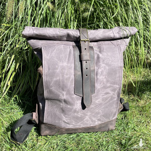 Duży szary rolowany plecak z bawełny woskowanej i skóry Vintage.