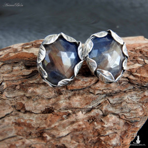 Kolczyki srebrne wkrętki z szafirem granatowo pomarańczowym