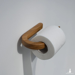 Uchwyt dębowy na papier toaletowy minimalistyczny