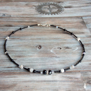 Delikatny naszyjnik,  celebrytka,  korale,  biżuteria damska