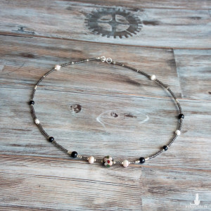 Delikatny naszyjnik,  celebrytka,  korale,  biżuteria damska