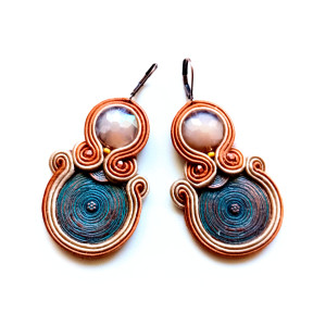 Beige kolczyki sutasz