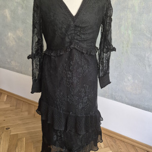 Sukienka czarna koronka retro