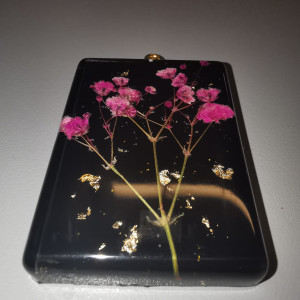 Duży wisior,  wisior z gipsówką, biżuteria dla 60-latki, kwiatowy naszyjnik, żywicy