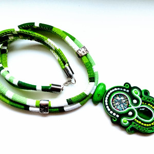 Naszyjnik sutaszowy Masai Green