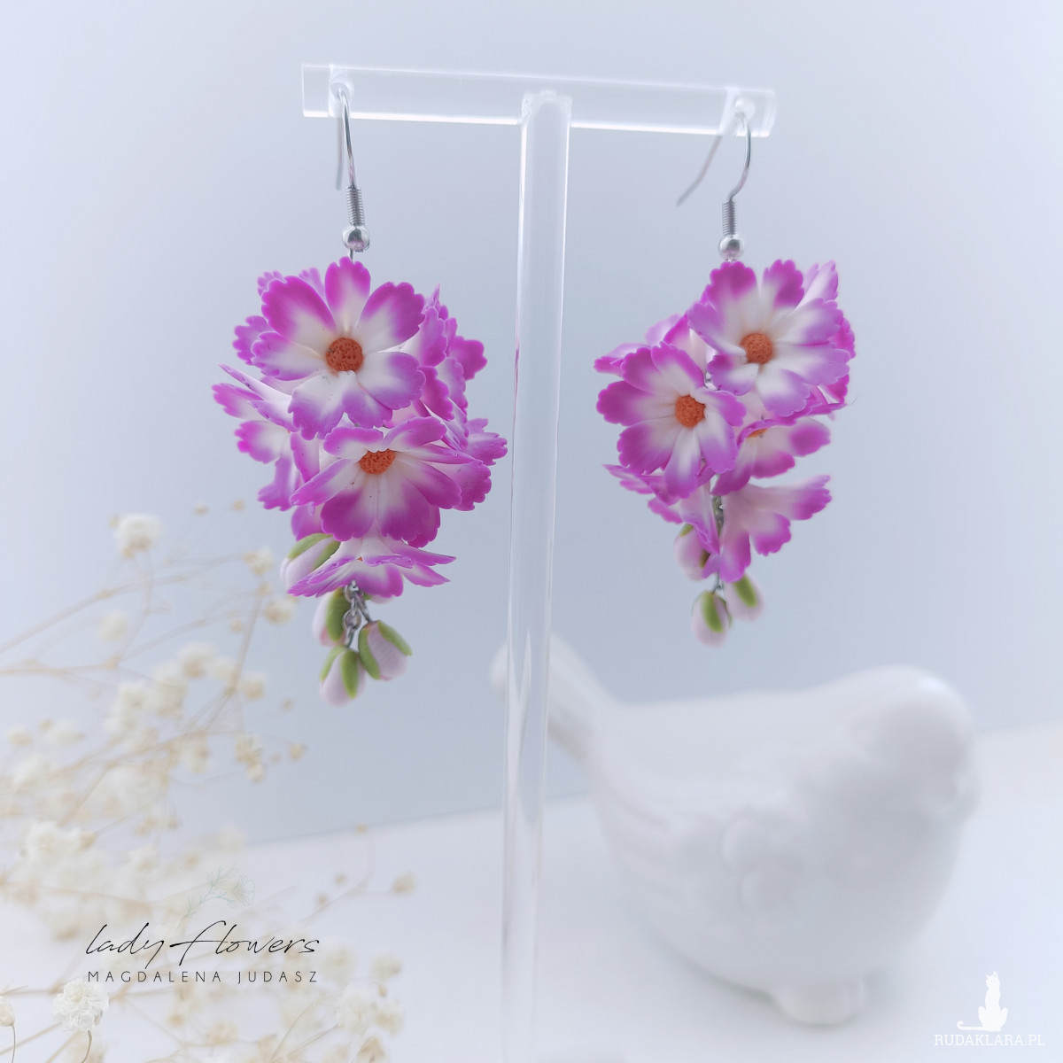 Kolczyki z kwiatami kosmosu