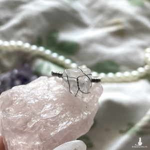 pierścionek regulowany z kryształem górskim