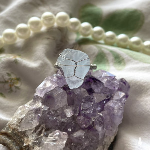 pierścionek regulowany z celestynem