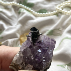 pierścionek regulowany z obsydianem