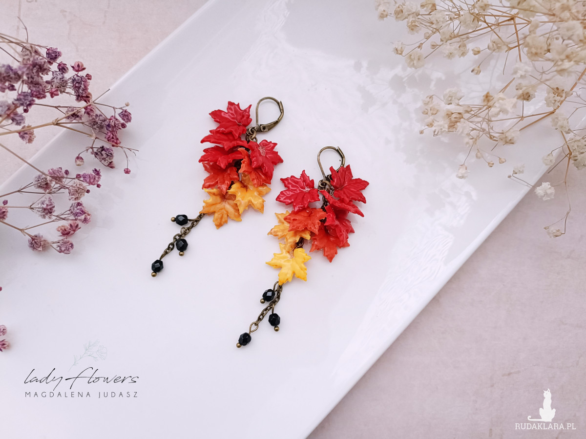 Kolczyki z klonowymi listkami
