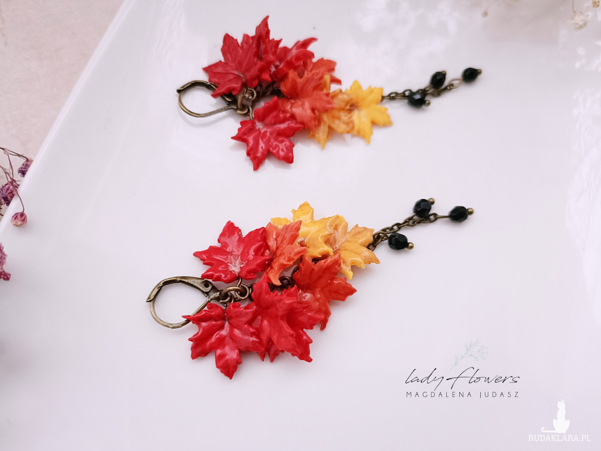 Kolczyki z klonowymi listkami