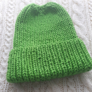 Ciepła czapka w jaskrawej zieleni